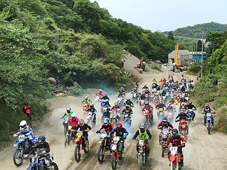 【四国エンデューロ新居浜大会 愛媛/新居浜市】 新居浜でオフロードレースに心躍らせるひとときを！