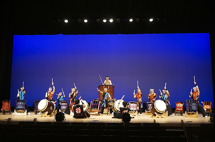 【西条市合併20周年記念 道前太鼓LA・BANTA 2025 定期公演 愛媛/西条市】 西条市 丹原文化会館での和太鼓の響きに魅了される