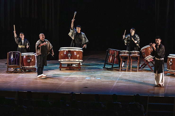 【西条市合併20周年記念 道前太鼓LA・BANTA 2025 定期公演 愛媛/西条市】 西条市 丹原文化会館での和太鼓の響きに魅了される