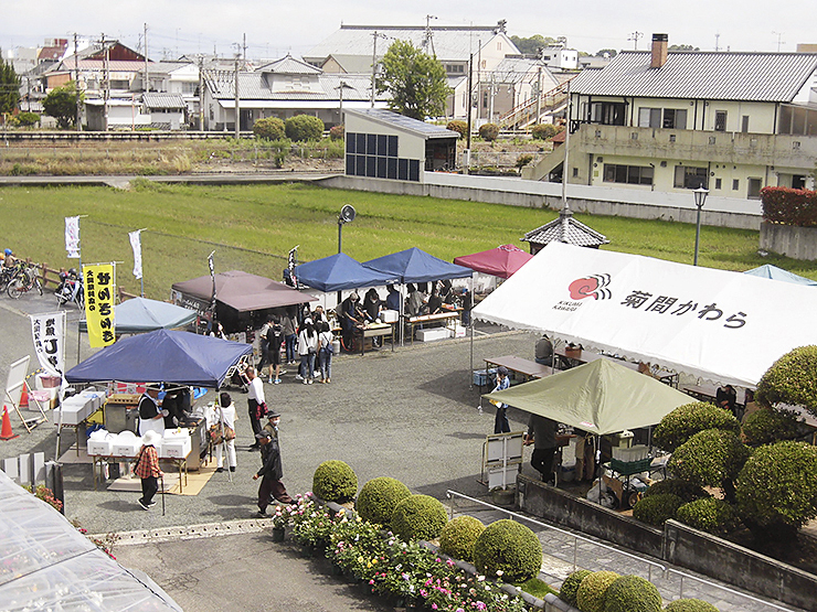【かわら館フェスタ2025～バラまつり～ 愛媛/今治市】 美しいバラで心癒されるひとときを