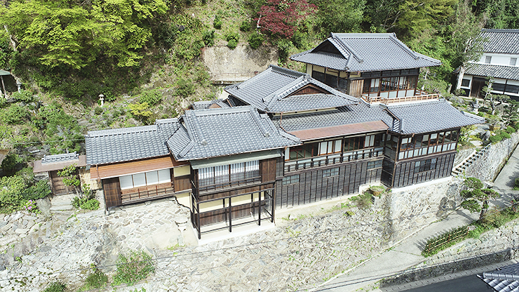 【冨士山つつじまつり 愛媛/大洲市】 色とりどりのつつじで春の絶景を満喫