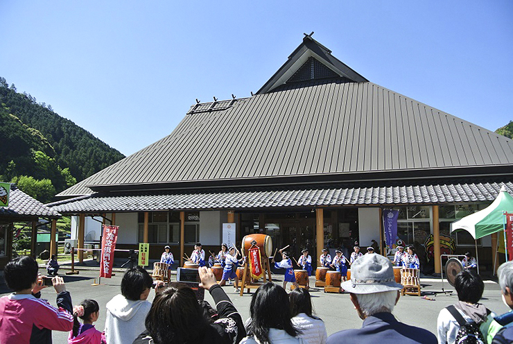 【グリーンフェスティバル2025 愛媛/鬼北町】 自然と音楽が織りなす夢の一日！ 日吉夢産地で春の魅力を満喫しよう！