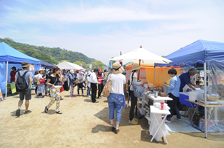 【ライヴ・アースまつやま2025 愛媛/松山市】 音楽と自然が織りなす特別なひとときを満喫しよう！