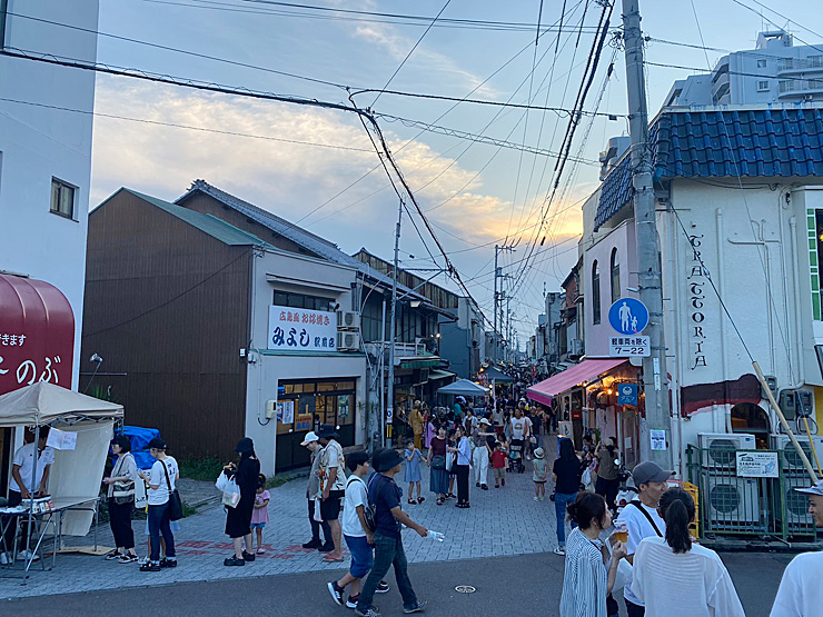 三津浜闇市2026