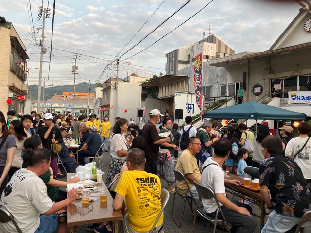 【第39回みなみ夜市&たそがれコンサート】 夕暮れのみなみ商店街で温もりあふれる夏祭り体験 【愛媛/伊予市】