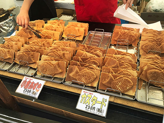 京たい焼きの中はアンコがギッシリで嬉しい～