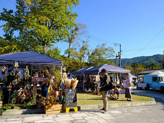 登ると臥龍山荘エリアに到着！