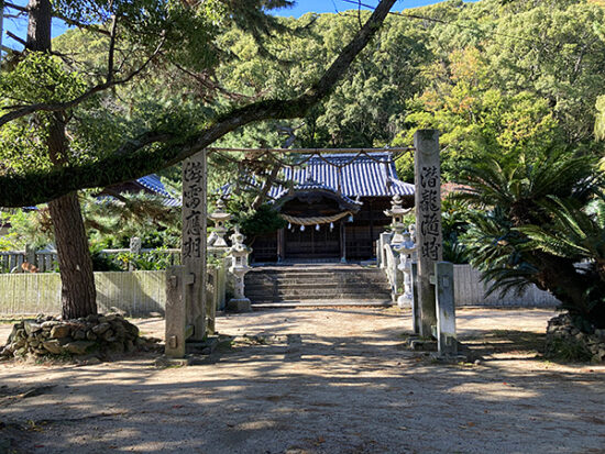 着いたらまず「鹿島神社」へ行き、神様にご挨拶。