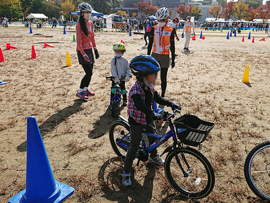 ドキドキの自転車初乗車