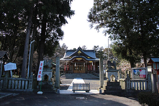 お隣には、土居神社。