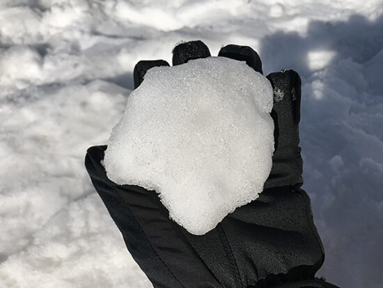 僕VS次男で雪合戦！