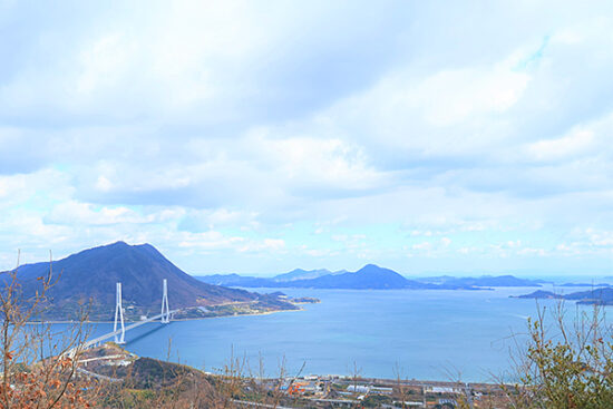 しまなみ海道を一望できる大三島の絶景スポットから