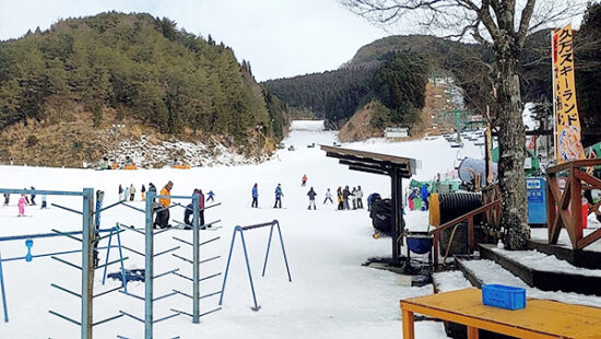 ゲレンデ。大量の雪を見るだけでワクワク。