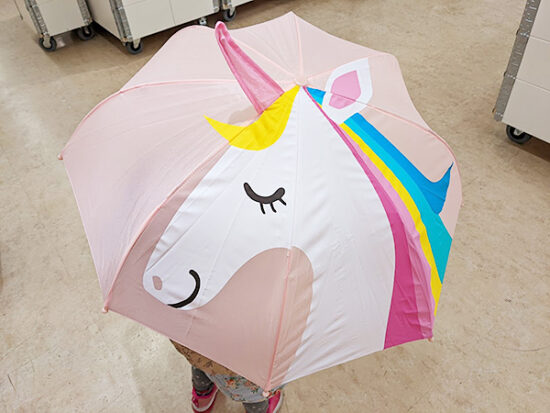 雨の日が楽しくなりそうな子供用の傘
