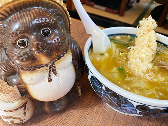 そそり立つエビ！エビ天入りカレーうどん