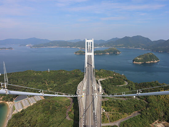 東側に広がる美しい島々