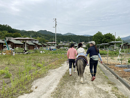 農業公園アグリピアの畑の中をぐるっと一周。