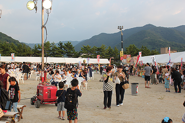 ながはま赤橋夏まつり 愛媛/大洲市】 長浜地域の一大夏祭り！ 花火大会