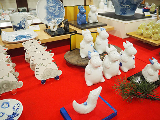 【砥部焼干支展 辰 愛媛/砥部町】 砥部焼伝統産業会館で15窯元の作品が展示販売中！ | イマナニ