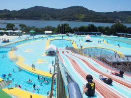 【南レクジャンボプール 愛媛/愛南町】 夏を彩る、四国最大級の規模を誇る多彩なプール【2025年】