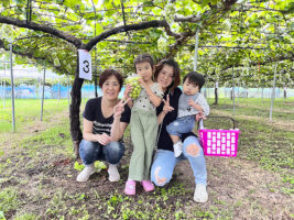 【輝らり果樹園 味覚狩り 愛媛/西条市】 子どもも大喜び! 鮮度抜群のぶどうが試食できる果樹園
