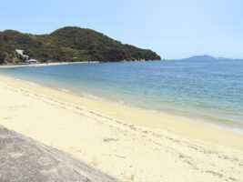 【沖浦ビーチ 愛媛/今治市】 瀬戸内の風と波に癒やされる沖浦ビーチ