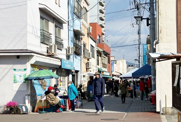 【三津浜春市 愛媛/松山市】 三津の人々の温かさを感じる春市に参加して、一足先に春を感じよう！