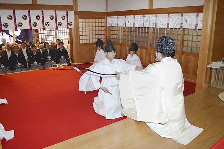 【弓放し 愛媛/今治市】 続く伝統 「弓放し」 －地域に根付く神事－