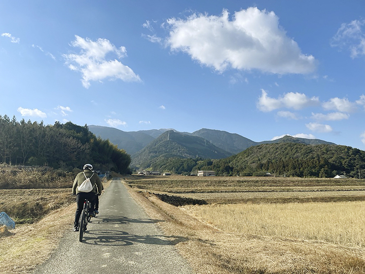 【予土まち散走ツアー（鬼北編） 愛媛/鬼北町】 絶景といちご狩りを楽しむハイキング＆サイクリング