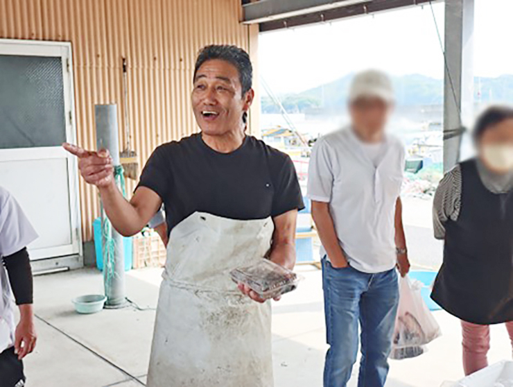 【宮窪の漁師市 愛媛/今治市】 新鮮なお魚に出会える！ ワクワクな朝市＆セリ体験！