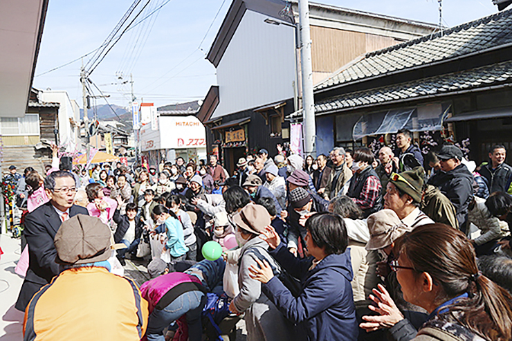 【第11回 くままちひなまつり 愛媛/久万高原町】 久万町商店街に春が来た！ 10,000体以上のひな人形がお出迎え