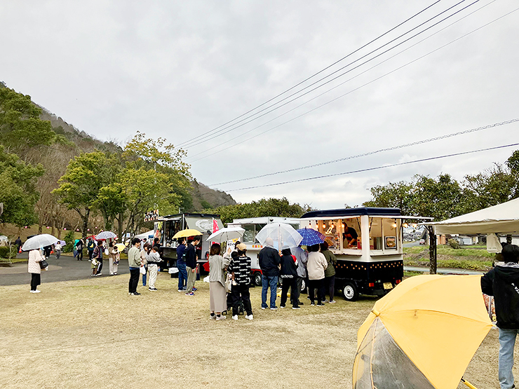 【宇和運動公園桜まつり 愛媛/西予市】 お腹も心も大満足！ 地元愛溢れるお祭りで春を満喫