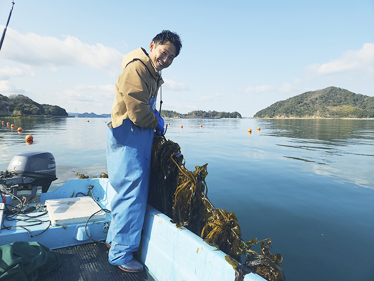 この時期限定！ 白石浩也さんの 『新芽の生わかめ』 がすごい！ 【愛媛/今治市】