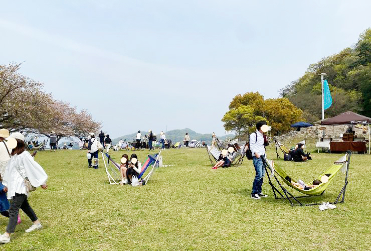 春の陽気の中、黒島海浜公園でハンモックに揺られてきました！ 【愛媛/新居浜市】