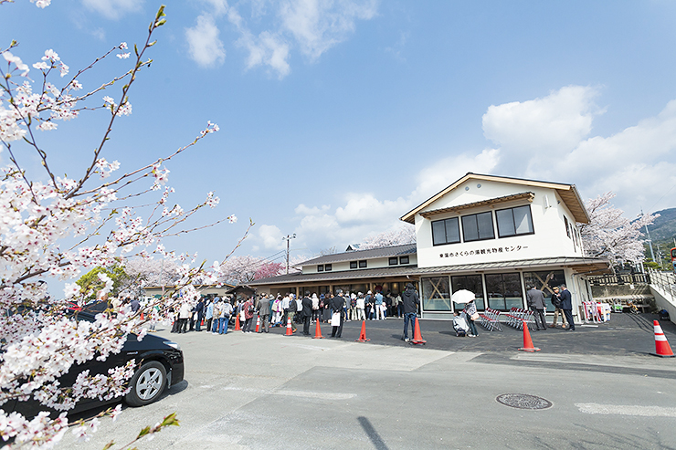 【家族で楽しむほっちょ市 愛媛/東温市】 春爛漫！ 美味しいものが大集合