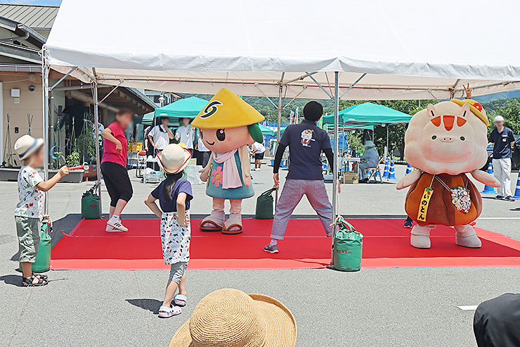 【家族で楽しむほっちょ市 愛媛/東温市】 春爛漫！ 美味しいものが大集合