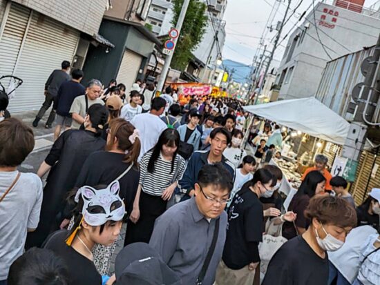 伊予市ふれあい土曜夜市