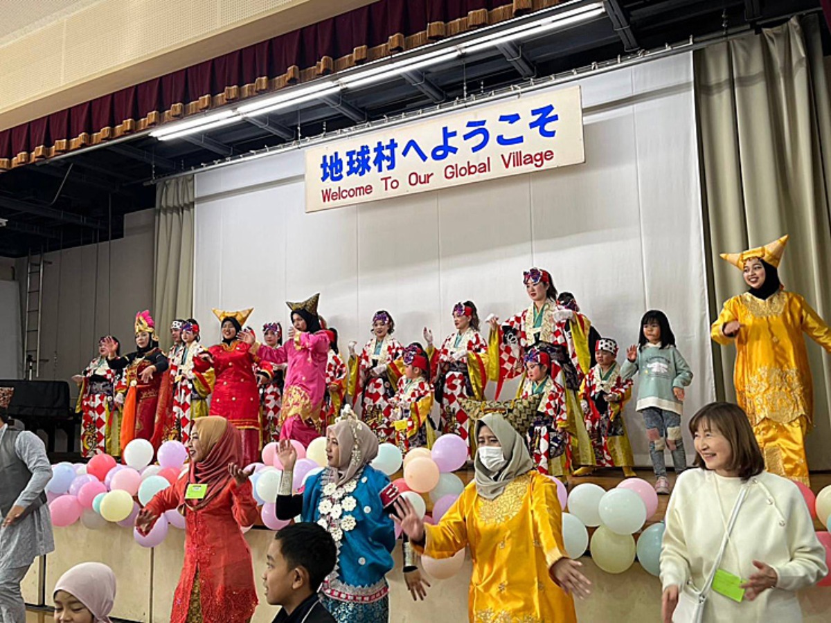 第34回新居浜グローバルパーティー】 新居浜ウィメンズプラザで世界と 第34回新居浜グローバルパーティー】 新居浜ウィメンズプラザで世界と