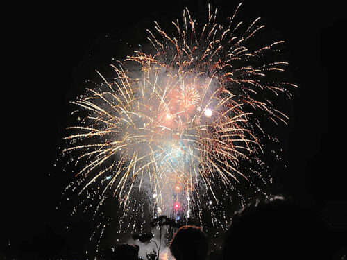 【第56回八幡浜みなと花火大会】お盆の夜空に咲く「みかん花火」と夏のひととき（愛媛/八幡浜市・おでかけレポ）