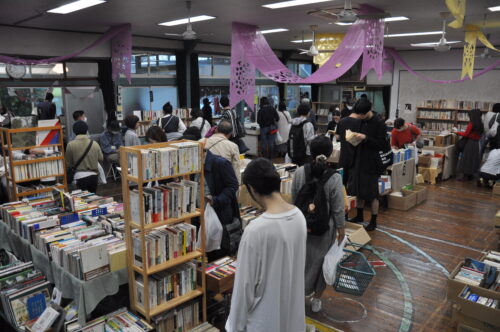 【第10回松山ブックマルシェ】古書約8000冊が集う、10回目の秋の2日間（愛媛/松山市）