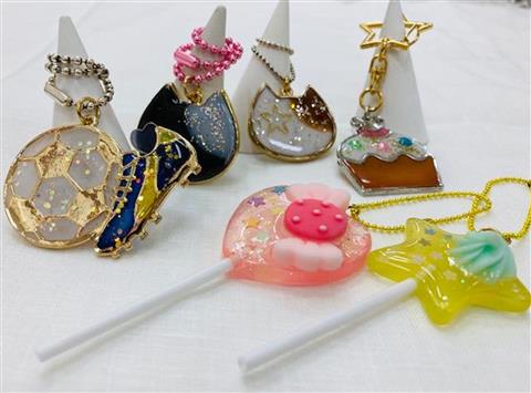 クラフトハート トーカイ presents レジンでチャームづくり