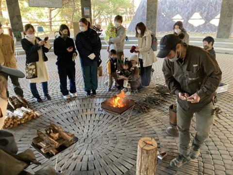 焼き芋づくり体験もできるはじめての焚き火教室