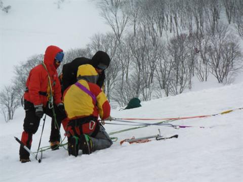 楽しく安全に雪山登山を楽しむ雪山チャレンジ教室 丸笹山 雪上技術講習