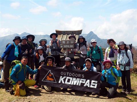 人気登山ガイド智さんと行く春のハジメテトザン 鋸山 カタクリ観草登山