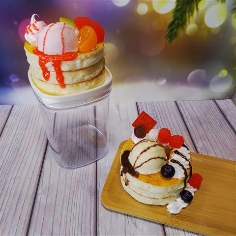 クリームでおめかし♪ 食品サンプルでパンケーキ