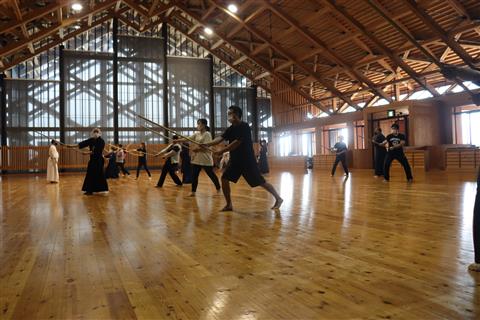 愛媛県武道館一般向け武道体験教室(杖道編)