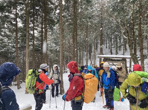 楽しく安全に雪山登山を楽しむ雪山チャレンジ教室 剣山