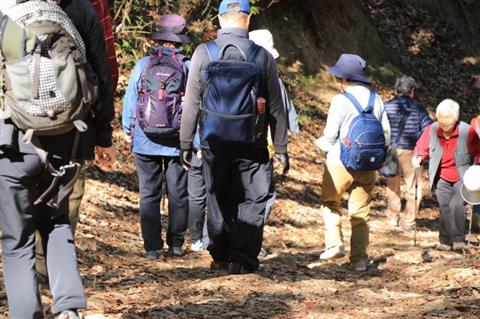 誰でも楽しいアウトドアウォーキング 総合公園裏山ウォーキング