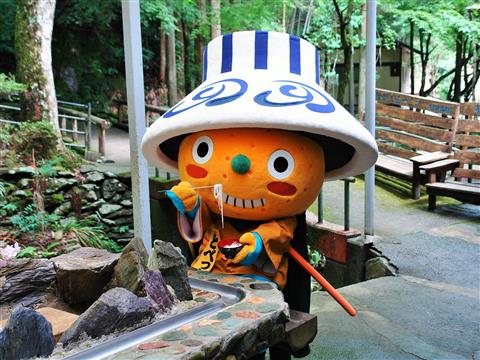 権現山流しそうめん