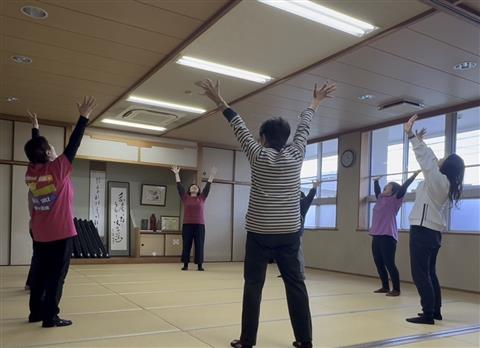 笑う門には福も健康も来る! ラフター(笑い）ヨガ